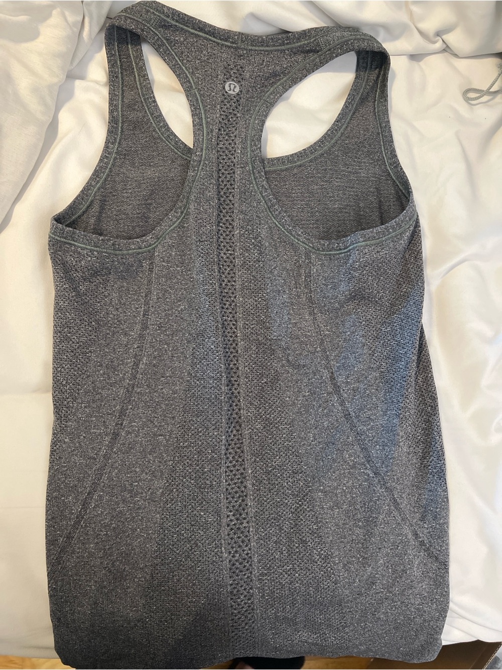 Lululemon Seamless Heather Gray Racerback Run Tank Size 4 EUC - Picture 2 of 5